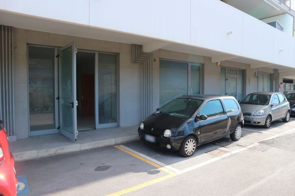 #11590 Locale commerciale al piano terra (sub 24) in vendita - foto 18