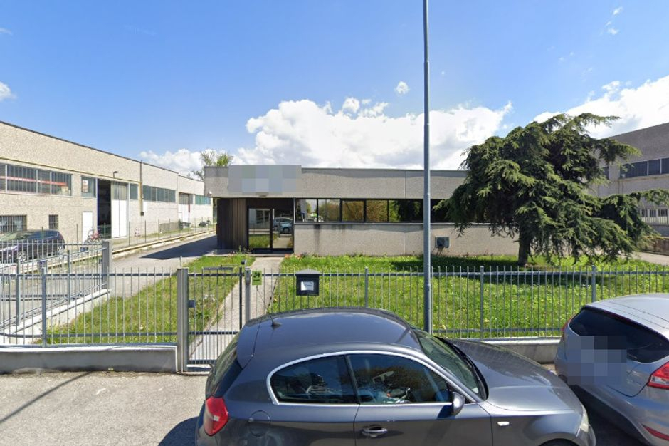 #11716 Capannone con area esclusiva in vendita - foto 2