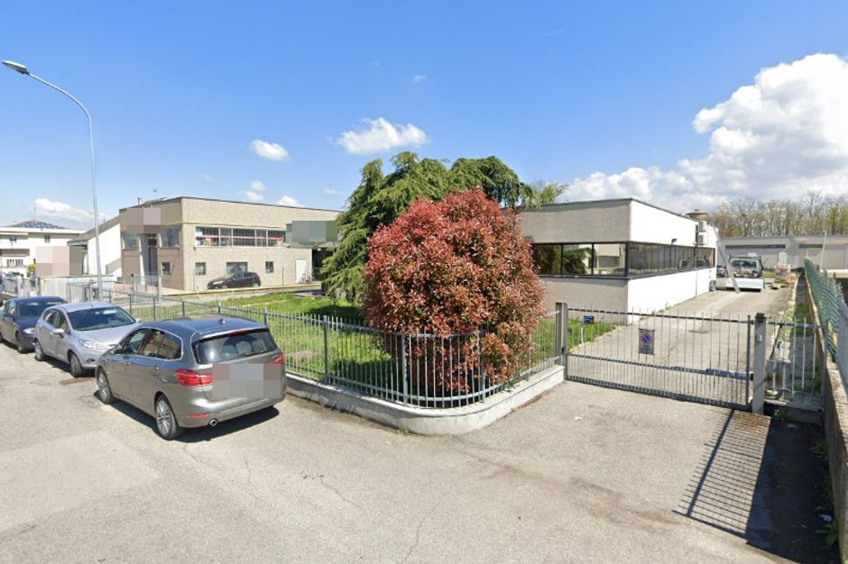 #11716 Capannone con area esclusiva in vendita - foto 3