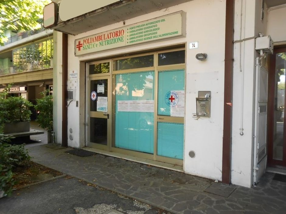 #11735 Laboratorio medico con magazzini in vendita - foto 1
