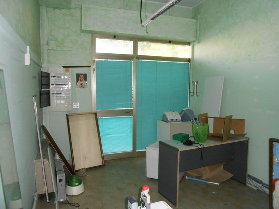 #11735 Laboratorio medico con magazzini in vendita - foto 3