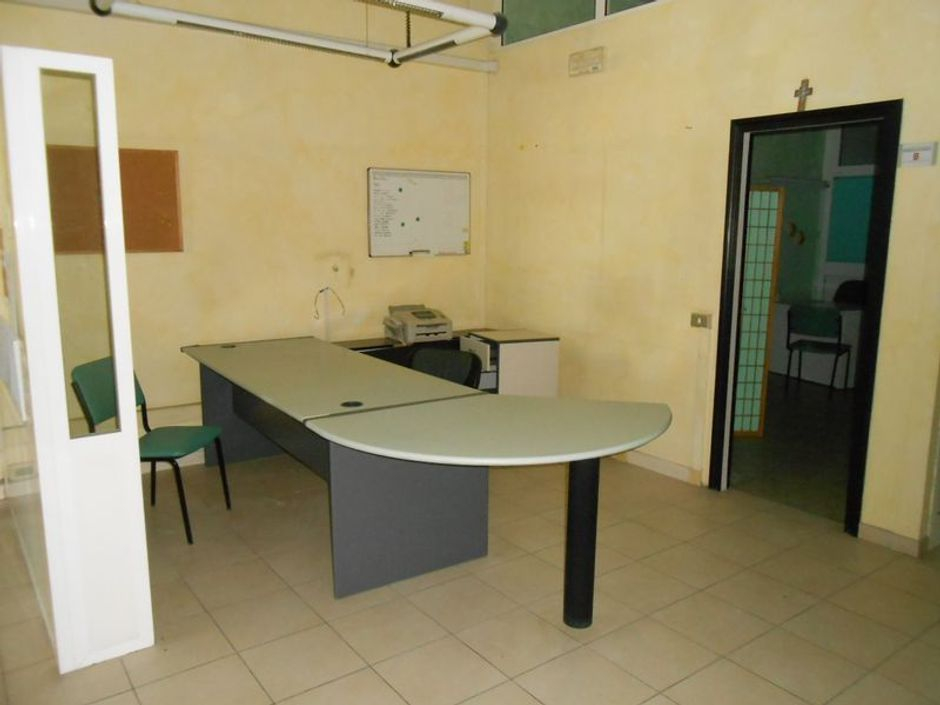 #11735 Laboratorio medico con magazzini in vendita - foto 4