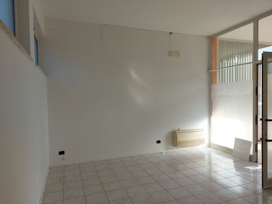 #11740 Negozio con garage in vendita - foto 5