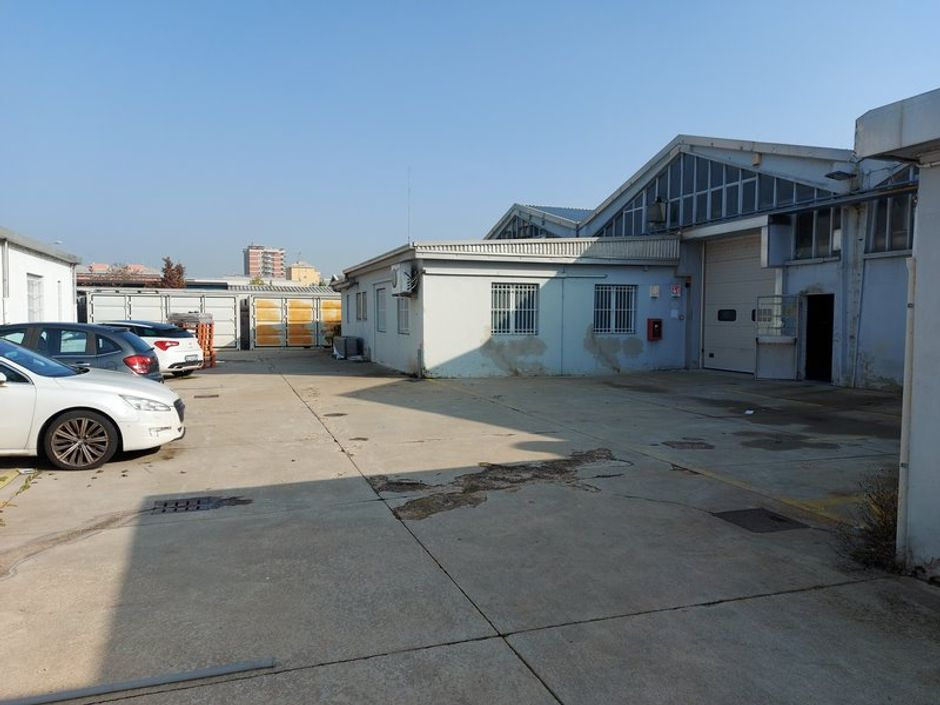 #11744 Porzione di capannone con uffici, centrale termica e corte in vendita - foto 5
