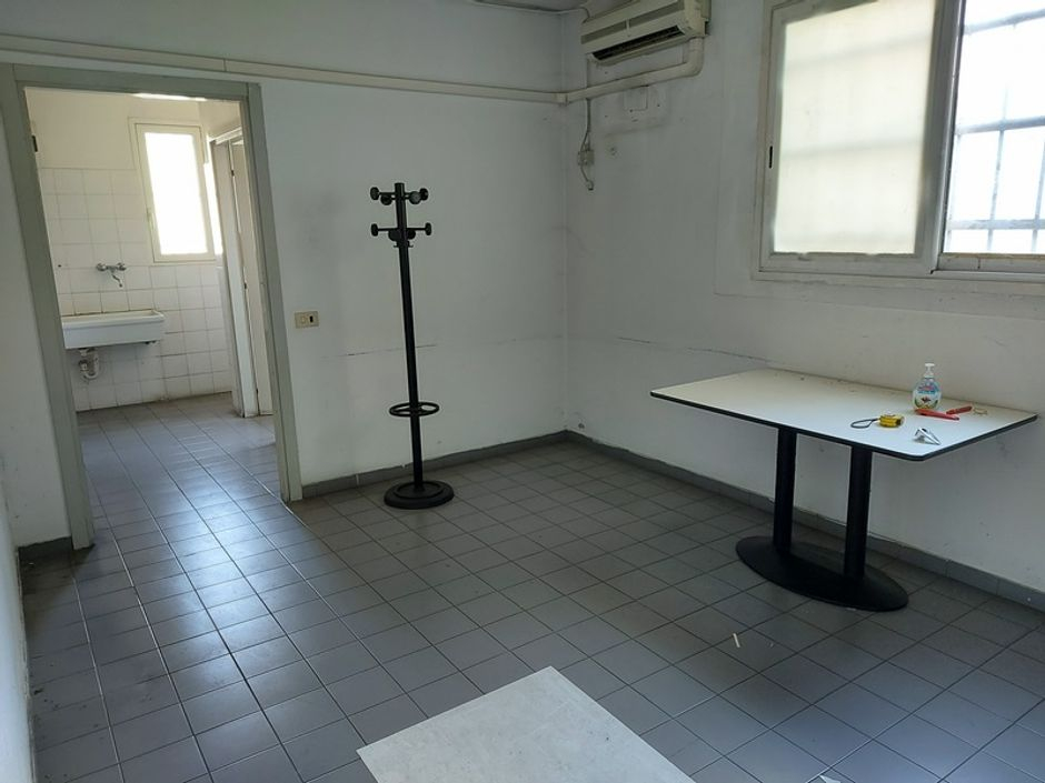 #11744 Porzione di capannone con uffici, centrale termica e corte in vendita - foto 15