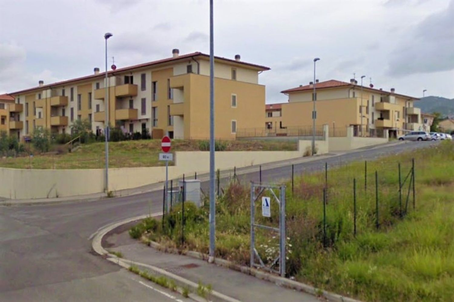 Autorimessa Sub 83 In Condominio Il Borgo