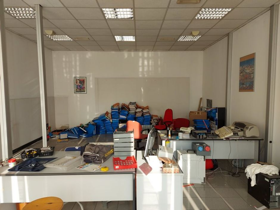 #11861 Negozi con depositi e parcheggi in vendita - foto 2