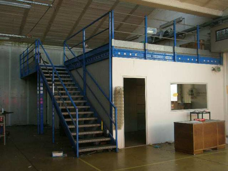 #11875 Capannone con negozio e officina in vendita - foto 1