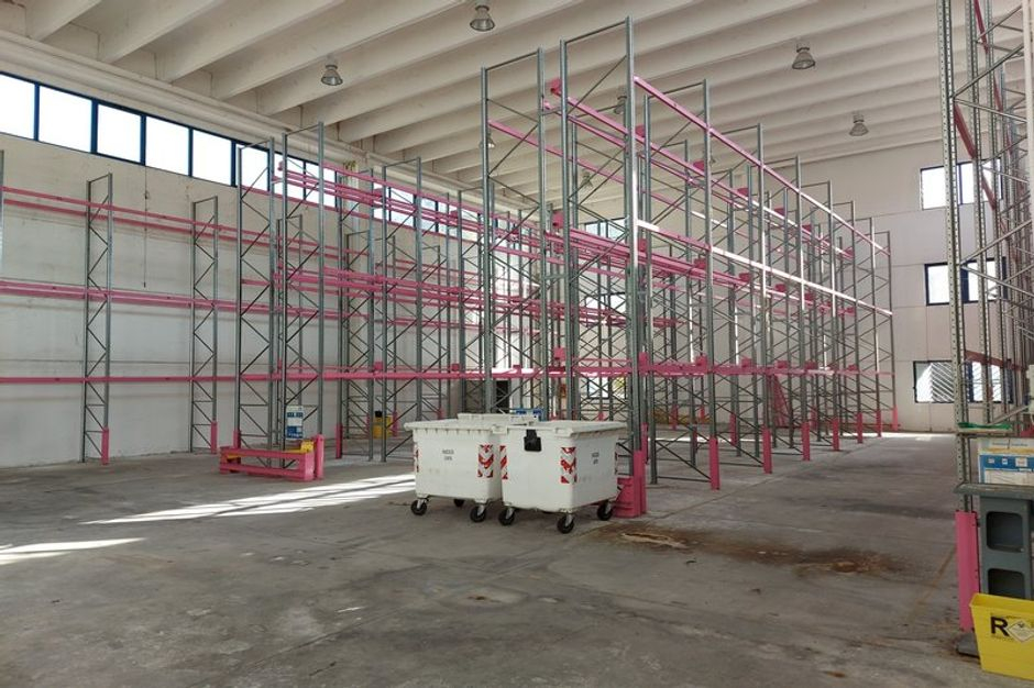 #11880 Capannone industriale con ampia corte interna in vendita - foto 8