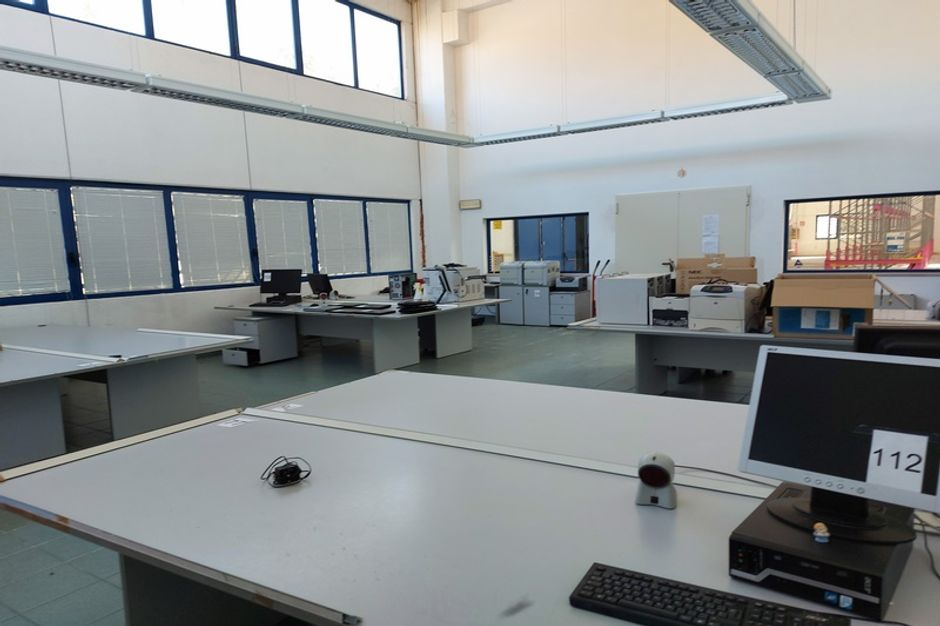 #11880 Capannone industriale con ampia corte interna in vendita - foto 9