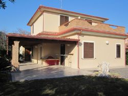 Single family house with garden - Lot 11882 (Auction 11882)