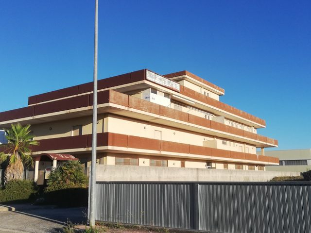 Complessi commerciali in vendita