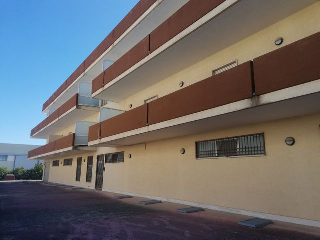 Complessi commerciali in vendita