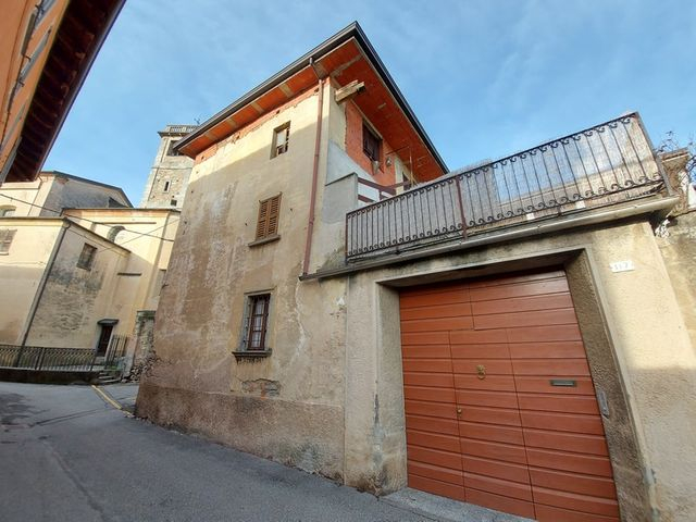Palazzi in vendita