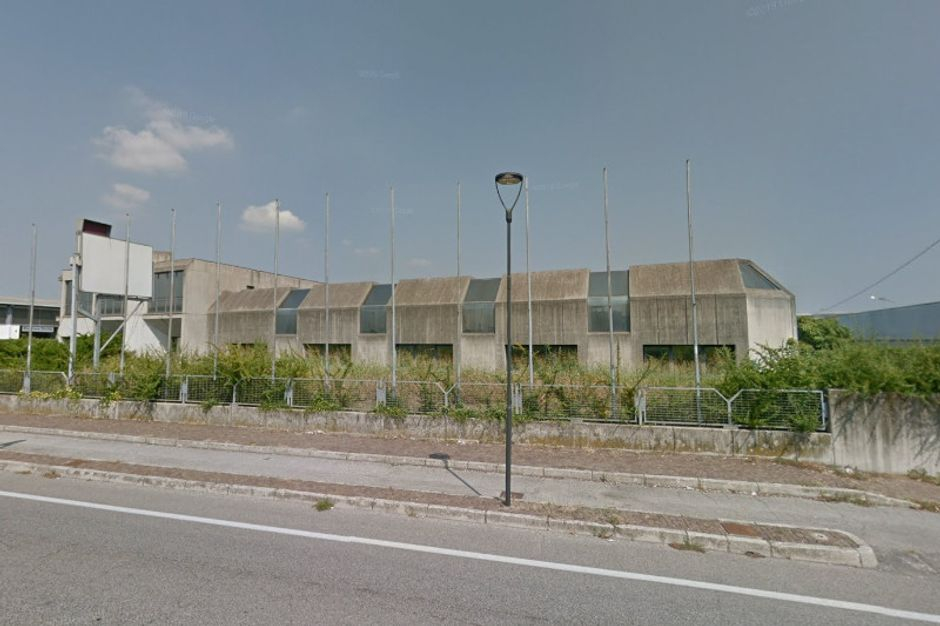 #11939 Capannone con uffici e magazzino in vendita - foto 1