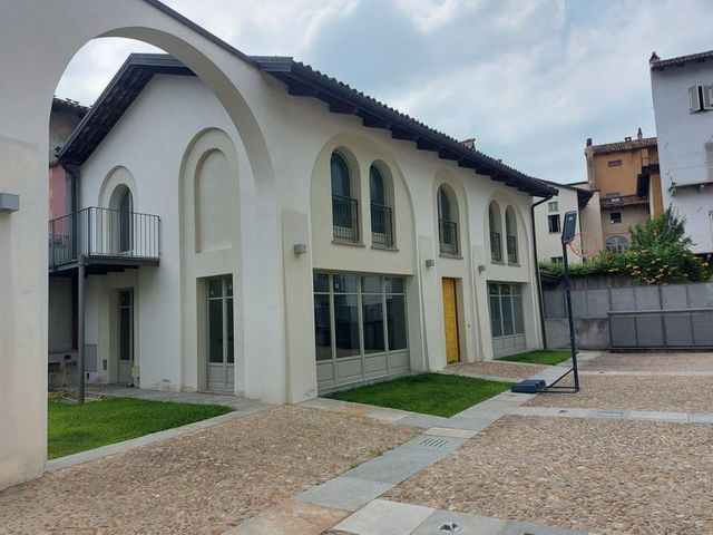 Palazzi in vendita