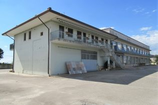 Immobili commerciali in vendita