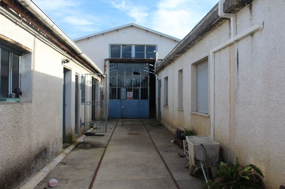 #12064 Capannone con uffici e area comune in vendita - foto 3