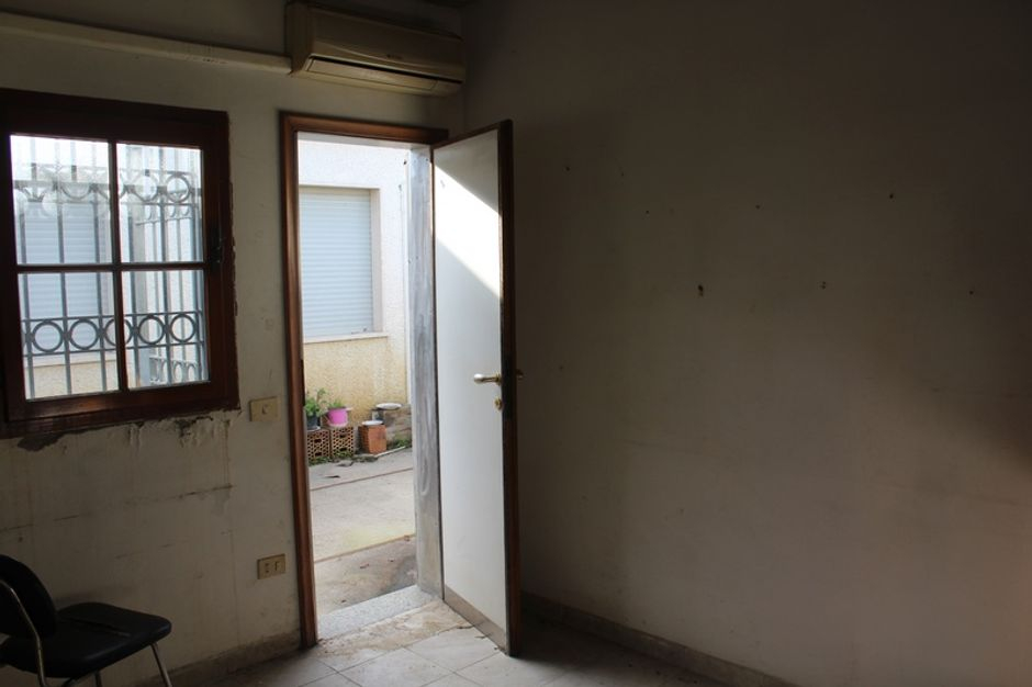 #12064 Capannone con uffici e area comune in vendita - foto 7