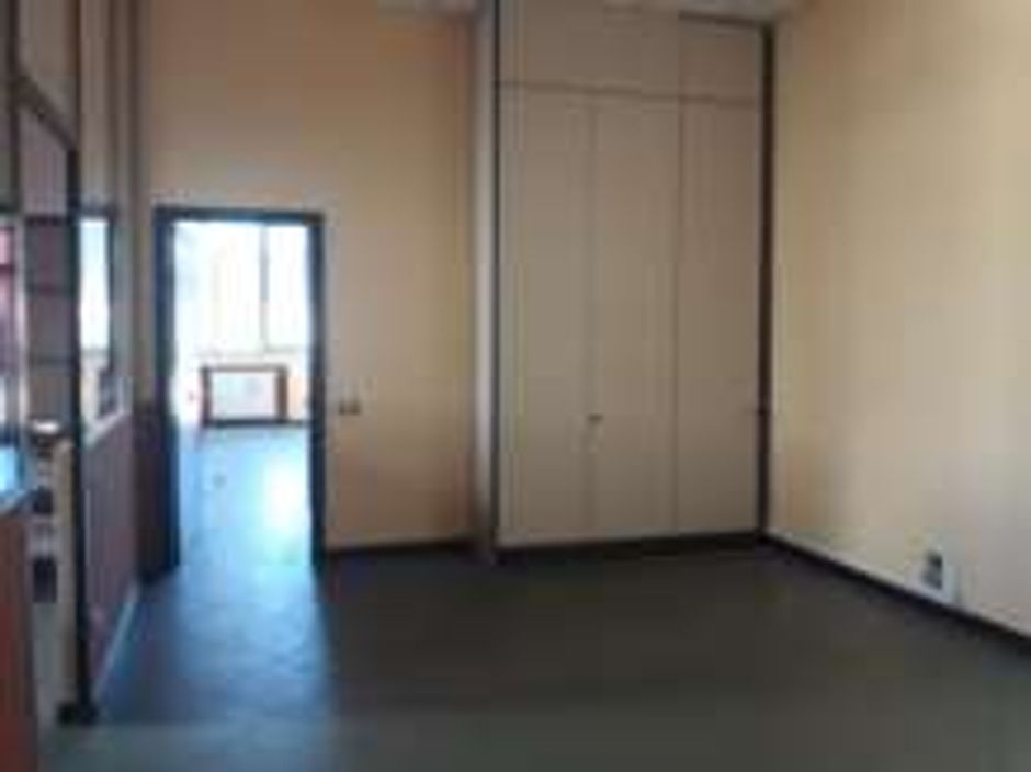 #12086 Capannone con area pertinenziale e abitazione custode in vendita - foto 10