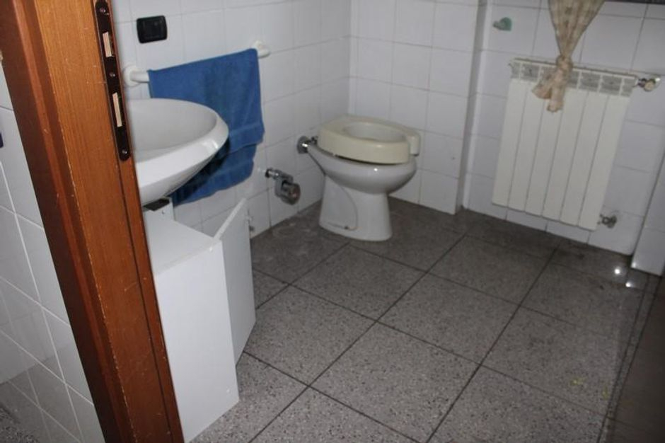 #12100 Negozio in complesso residenziale in vendita - foto 6