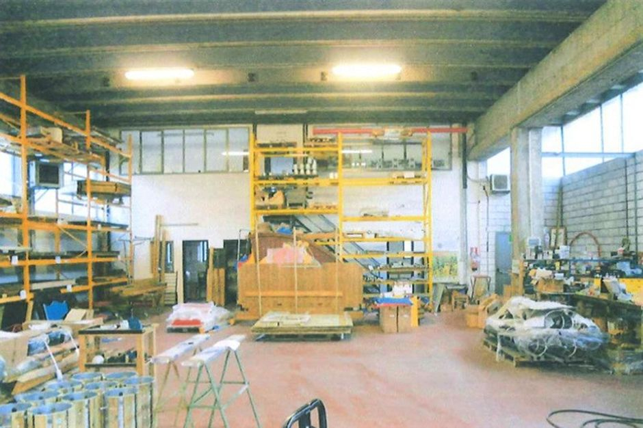 #12108 Capannone commerciale con corte privata in vendita - foto 3