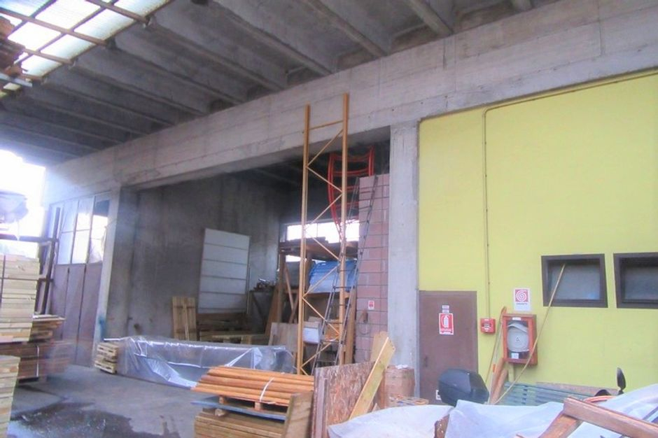 #12108 Capannone commerciale con corte privata in vendita - foto 6