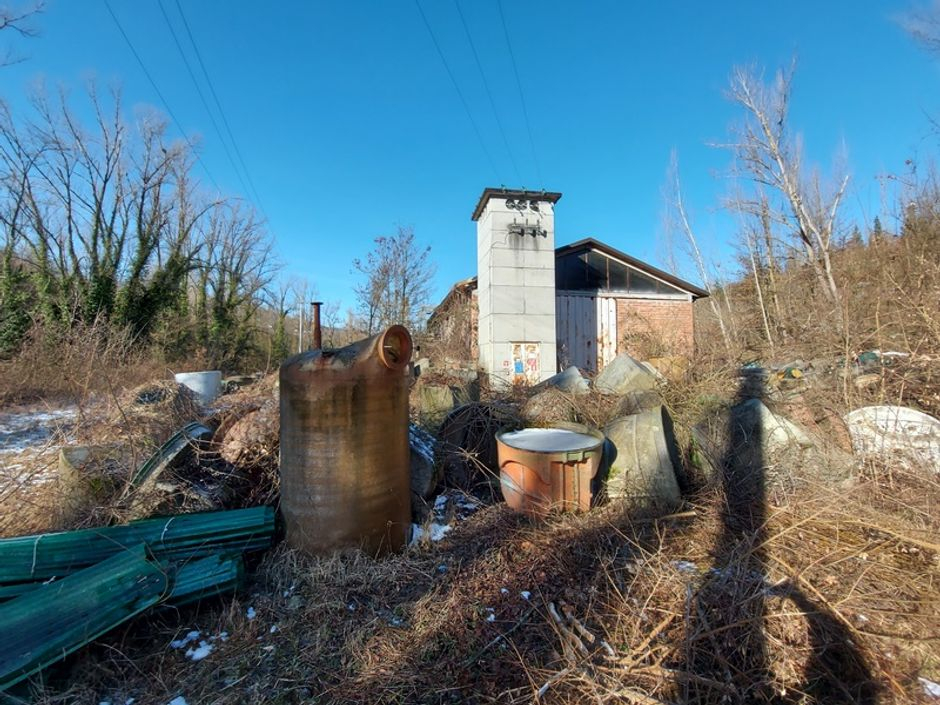 #12224 Capannone con palazzina uffici, corte e terreni di pertinenza in vendita - foto 8