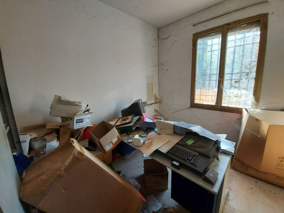 #12224 Capannone con palazzina uffici, corte e terreni di pertinenza in vendita - foto 13