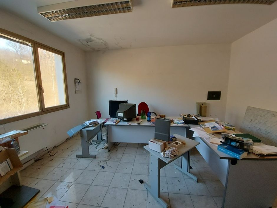 #12224 Capannone con palazzina uffici, corte e terreni di pertinenza in vendita - foto 17