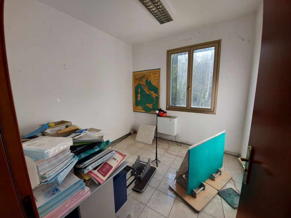 #12224 Capannone con palazzina uffici, corte e terreni di pertinenza in vendita - foto 19