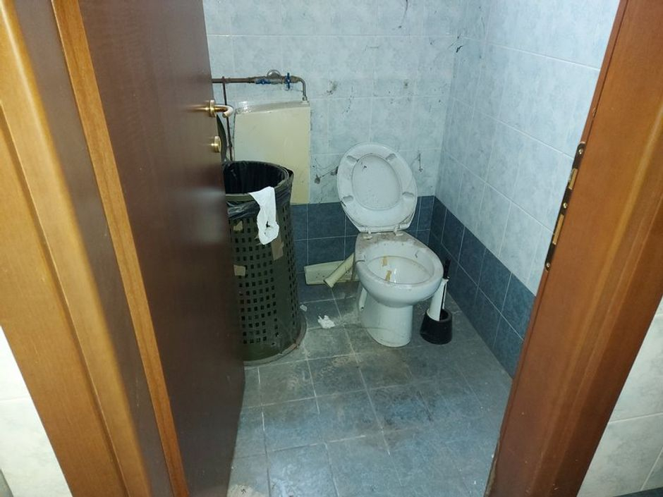 #12278 Porzione di capannone con servizi in vendita - foto 8