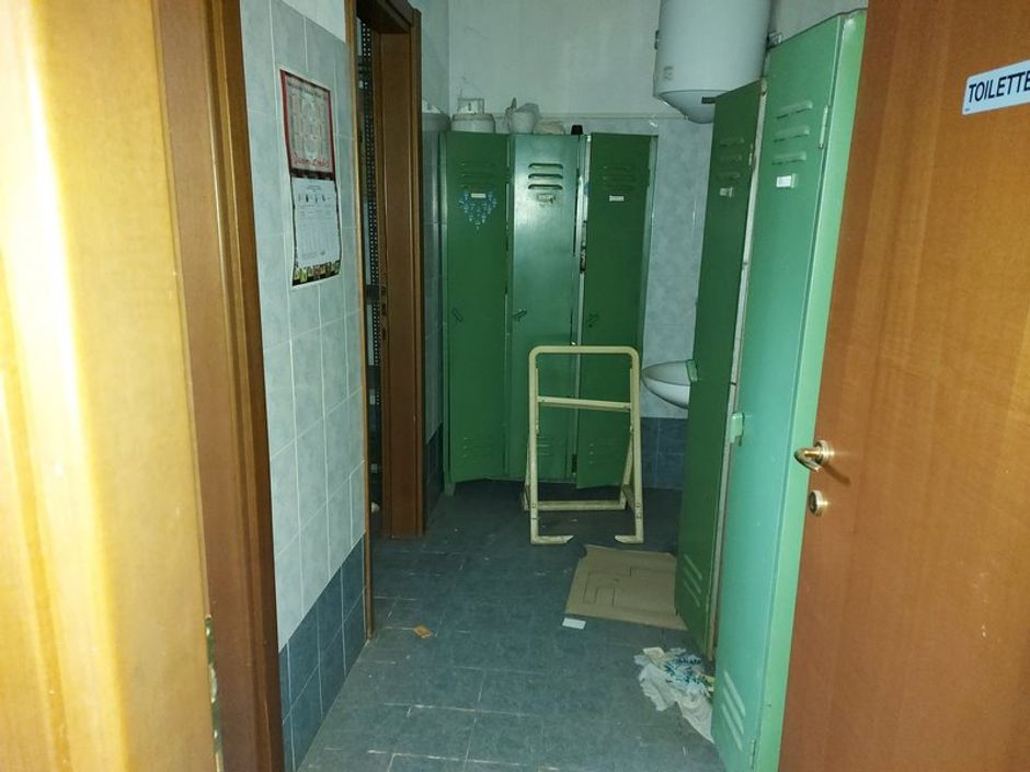 #12278 Porzione di capannone con servizi in vendita - foto 9