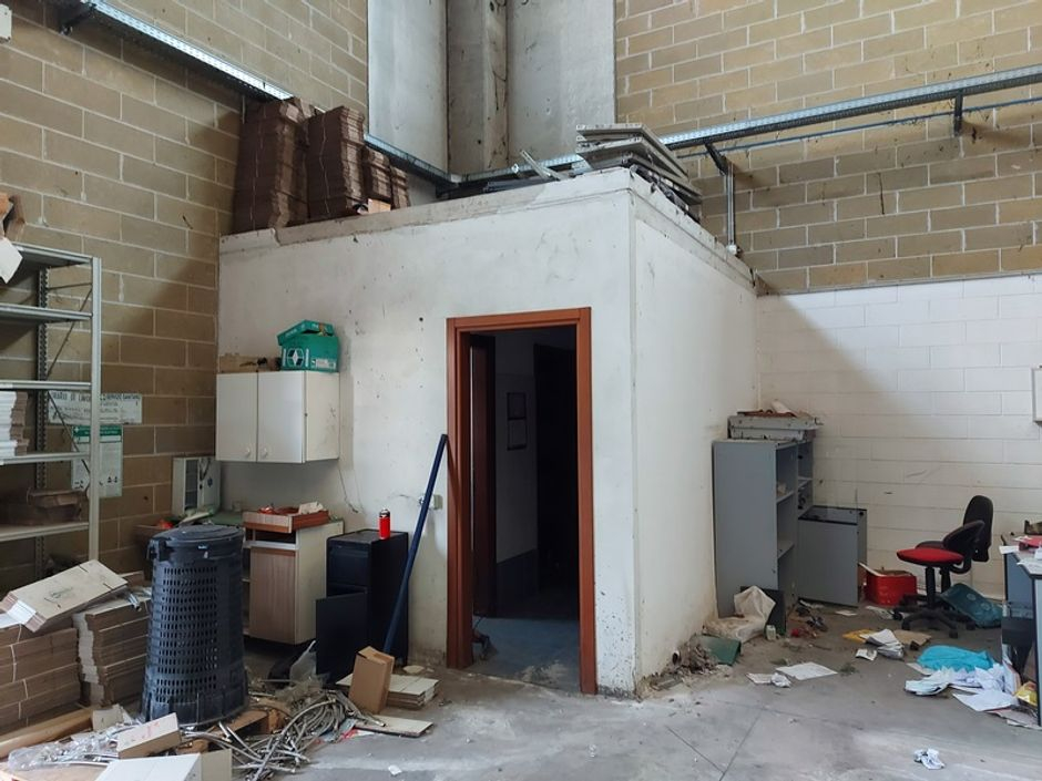 #12278 Porzione di capannone con servizi in vendita - foto 13