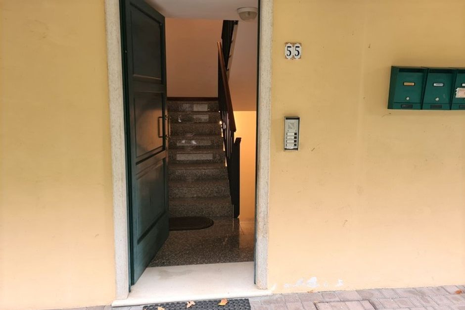 #12280 Negozio con magazzino e cortile esclusivo in vendita - foto 7