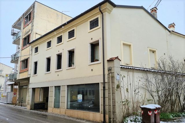 Negozi in vendita