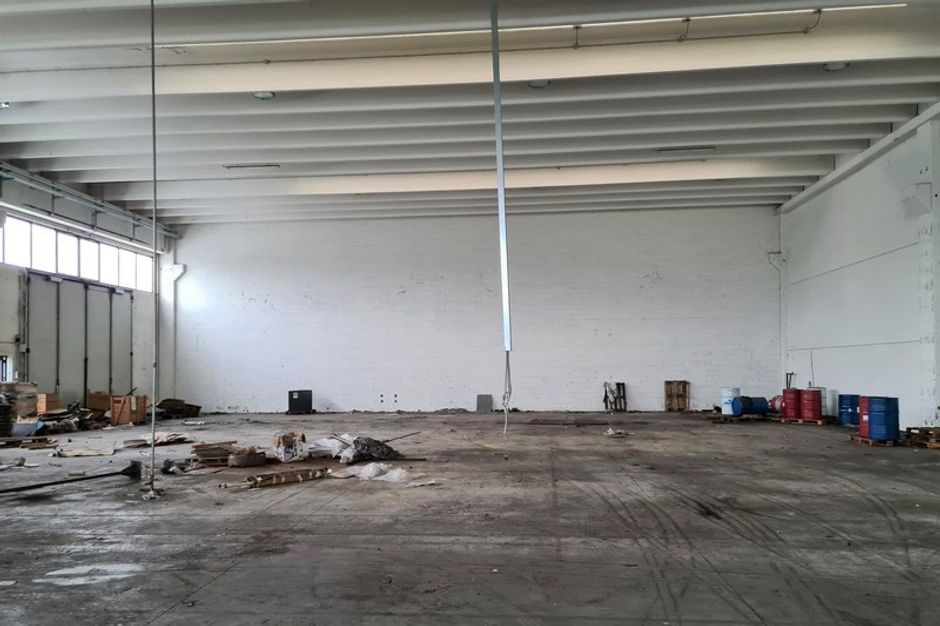 #12290 Porzione di capannone in zona artigianale in vendita - foto 3