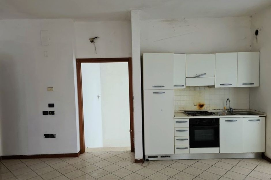 #12296 Edificio produttivo con deposito e alloggio in vendita - foto 6