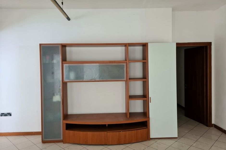 #12296 Edificio produttivo con deposito e alloggio in vendita - foto 7