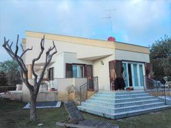 Independent villa with swimming pool - Lot 12400 (Auction 12400)