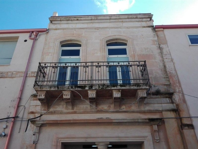 Negozi in vendita
