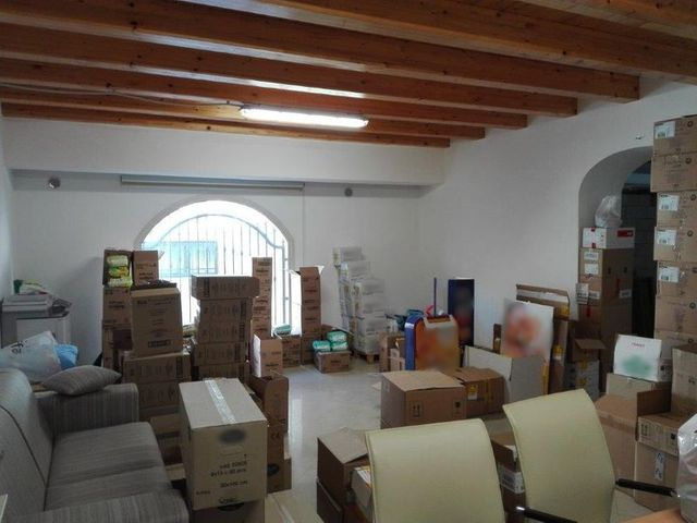 Negozi in vendita