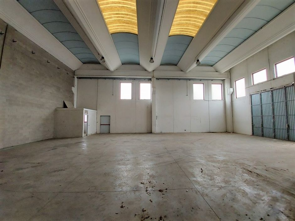#12408 Porzione di capannone con area pertinenziale in vendita - foto 4