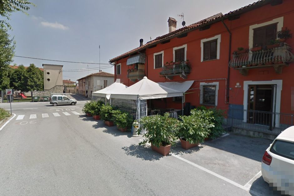 #12443 Ristorante con pertinenze in vendita - foto 2