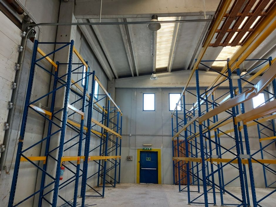 #12484 Capannone industriale con area esclusiva in vendita - foto 1