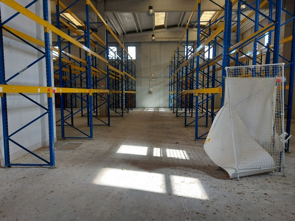 #12484 Capannone industriale con area esclusiva in vendita - foto 2