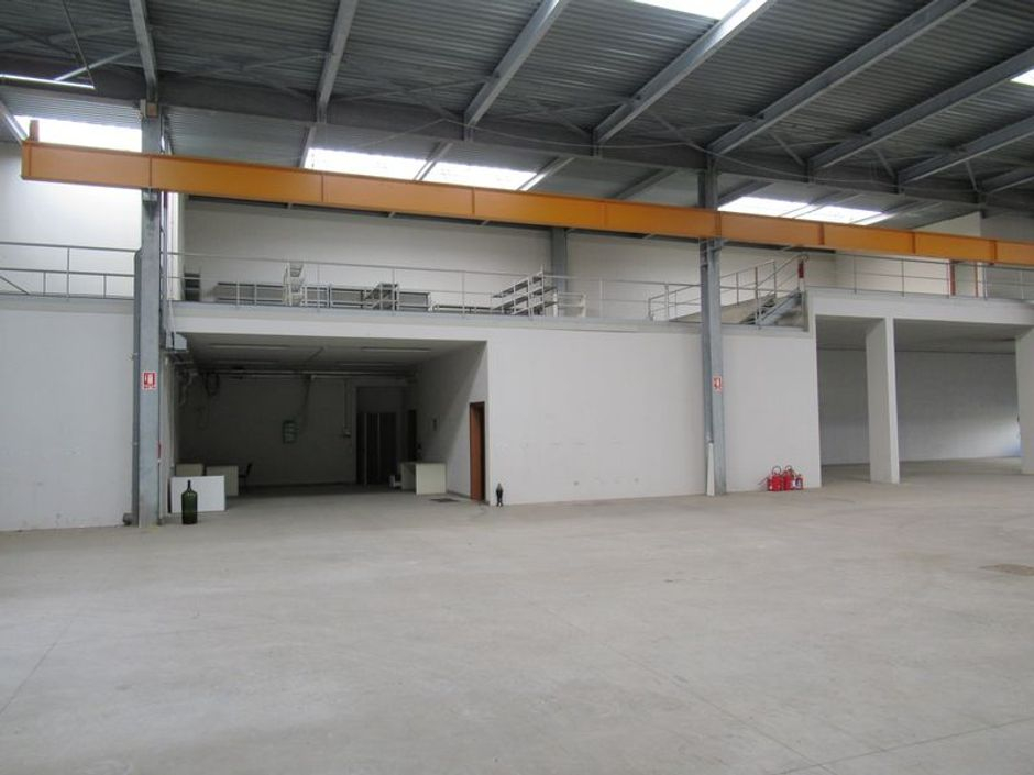 #12495 Porzione di capannone industriale con abitazione custode in vendita - foto 2