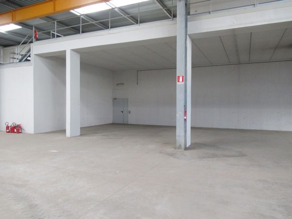 #12495 Porzione di capannone industriale con abitazione custode in vendita - foto 4