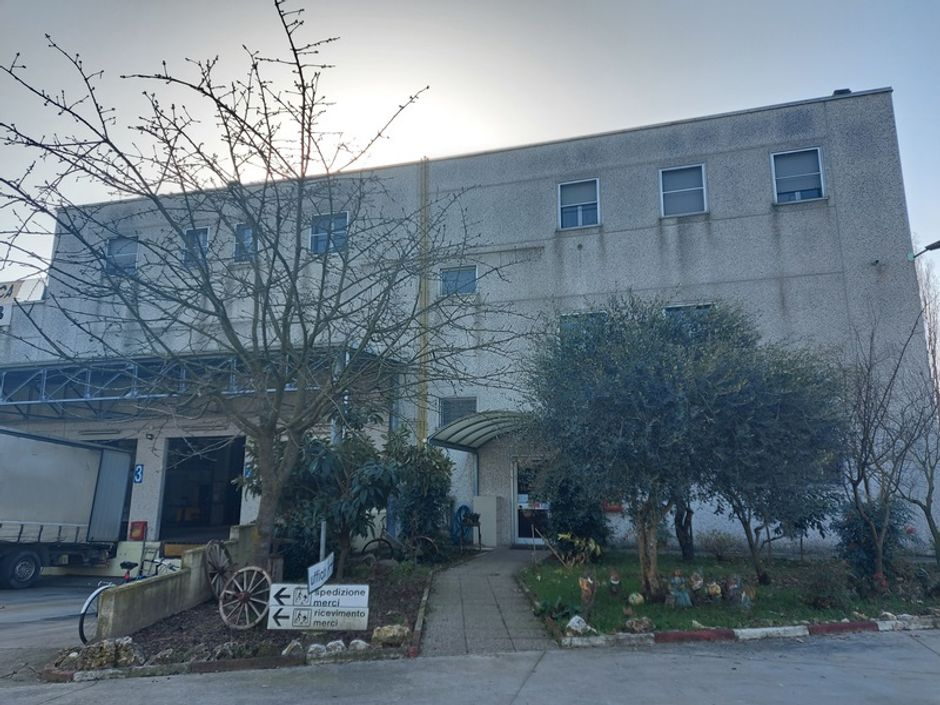#12506 Capannone con uffici ed appartamento in vendita - foto 2