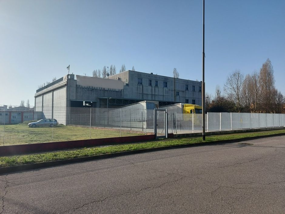 #12506 Capannone con uffici ed appartamento in vendita - foto 4
